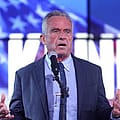 Conspiracy theorist & anti-vaxxer RFK Jr. to back Trump