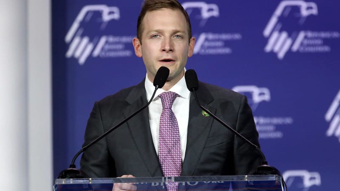 Max Miller took $14,000 from crypto executives tied to federal cases while pushing to ease oversight