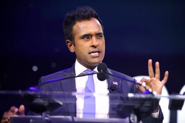 Ramaswamy heckled off stage by young conservatives in his hometown as GOP doubts pile up