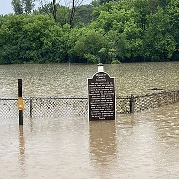 Feds increasingly leave local governments hanging when climate disasters hit, report finds