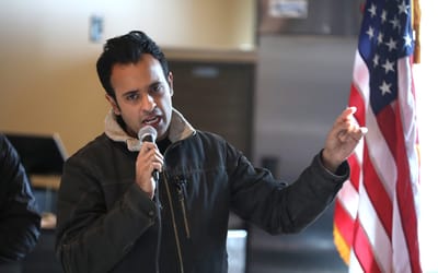 Vivek Ramaswamy’s ‘meritocracy’ campaign takes $10K from dad jailed for rigging daughter’s ACT