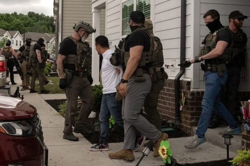 Appeals court reverses decision on immigrant detention, leaving no-bond policy in place
