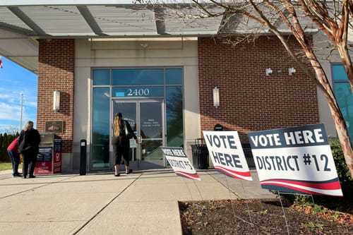 Voting rights groups sue Ohio over law cancelling registrations without notice