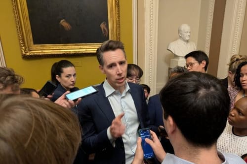 War powers resolution fails in US Senate after 2 Republicans flip, Vance breaks tie