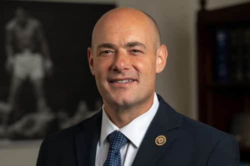 Ohio Democrat who voted against ending U.S. involvement now calls for Iran war to end
