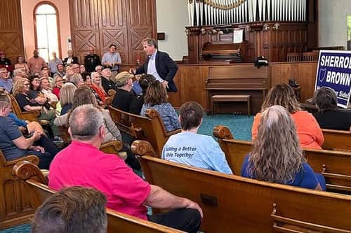 Sherrod Brown rallies Ohio workers in Tiffin, urges early voting amid heated Senate race
