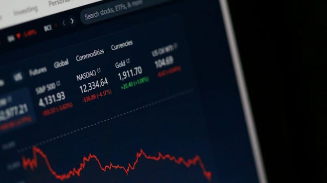 After positive January, latest job report shows losses again