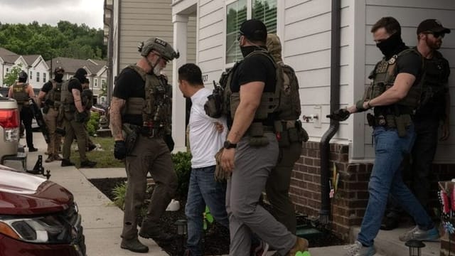 Appeals court reverses decision on immigrant detention, leaving no-bond policy in place