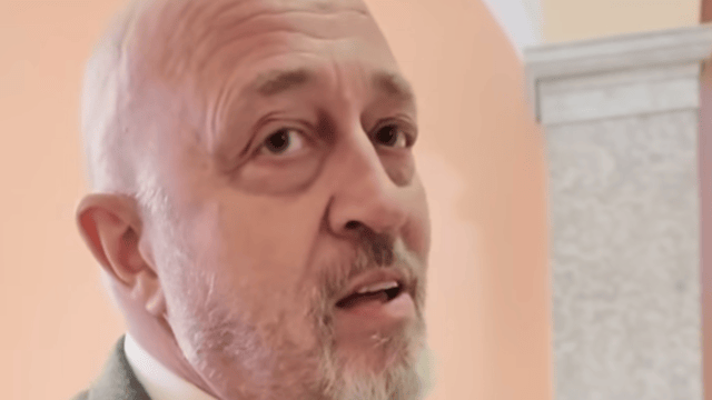 Gary Click held a passenger CDL while racking up 10 traffic tickets