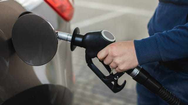 Gas prices jump again as Trump turns to new plan for Strait of Hormuz