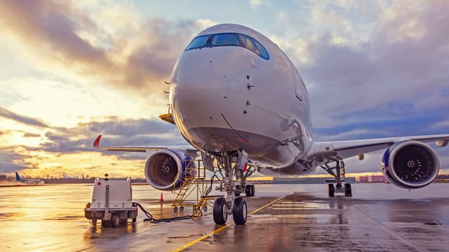 ICE deportation flights surge at Ohio’s Akron-Canton Airport as unpaid landing fees mount