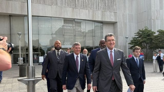 Judge criticizes Trump pressure on prosecutors on reflecting pool vandalism charges