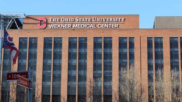 Les Wexner stepping down as chair of Ohio State University Wexner Medical Center Board