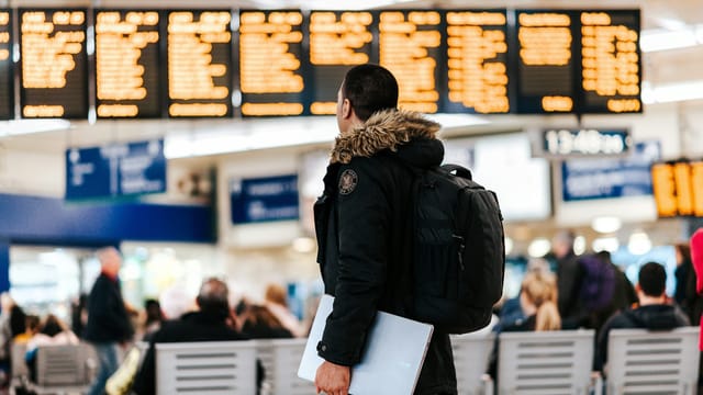 Long security lines start popping up at airports as TSA officers go without pay