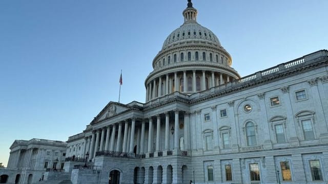 Moderate US House Republicans join Dems to force vote on extension of health care subsidies