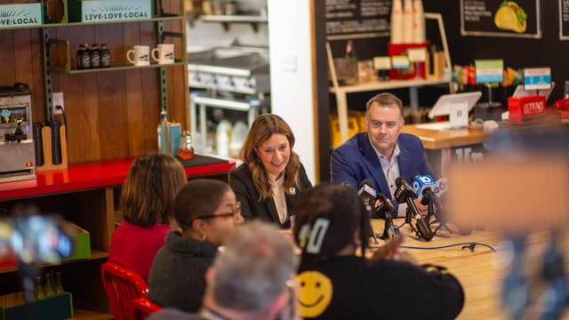 Ohio Democratic ticket of Amy Acton and David Pepper hold affordability roundtable