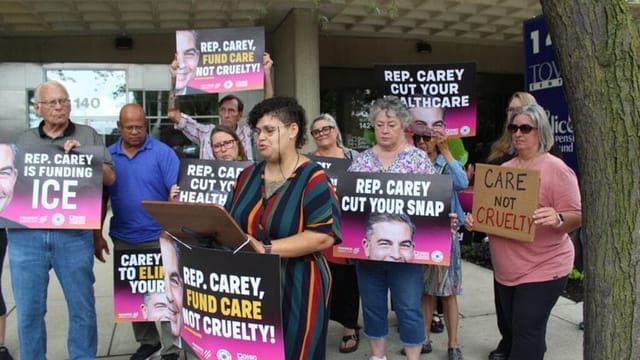 Ohioans criticize Ohio US Rep. Mike Carey for cuts to SNAP, Medicaid, and education