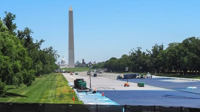 Reflecting Pool damaged before Olympian charged with felony touched it, witness says