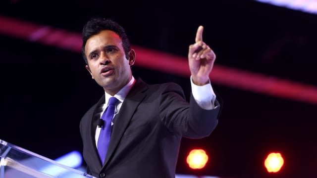 Ramaswamy dodges gambling question after industry money backs his campaign