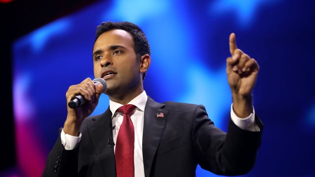Vivek Ramaswamy’s luxury jet travel continues to fuel criticism in Ohio governor’s race