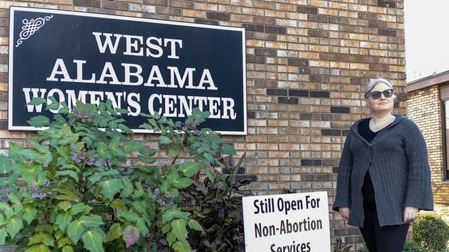 Abortion bans are shrinking the OB-GYN workforce, study finds