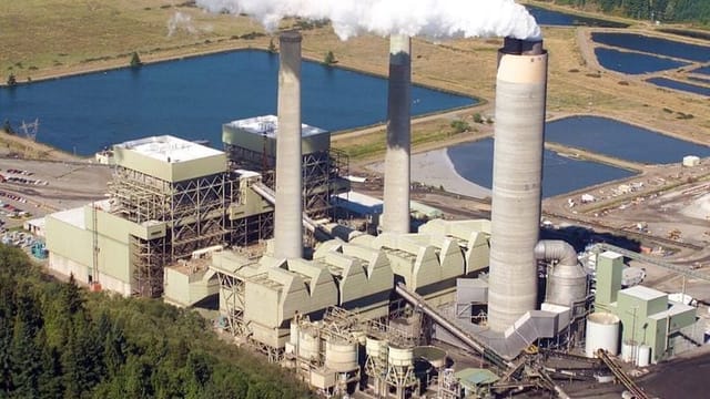 Trump is forcing coal plants to stay open. It could cost customers billions.