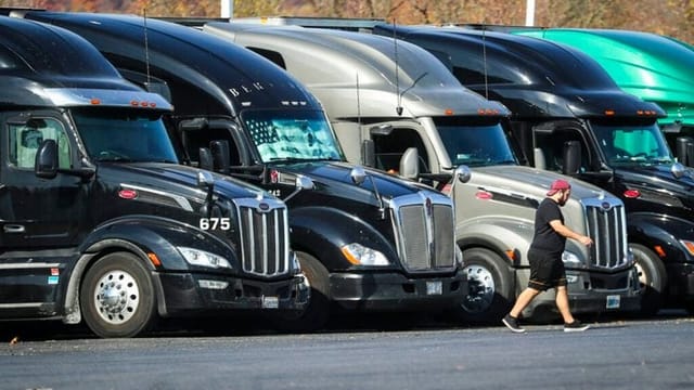 Trump looks to veterans to fill trucking jobs after booting immigrants from industry