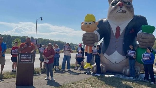 Workers slam Bernie Moreno’s record, praise Sherrod Brown’s fight for Ohio laborers