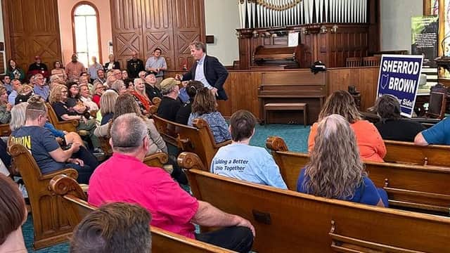 Sherrod Brown rallies Ohio workers in Tiffin, urges early voting amid heated Senate race