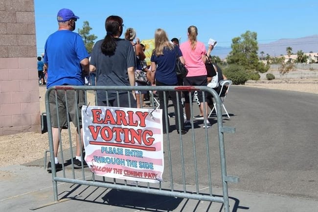 Voters line up on the first day of early voting in 2020 in Las Vegas, Nev. (Jeniffer Solis/Nevada Current)
