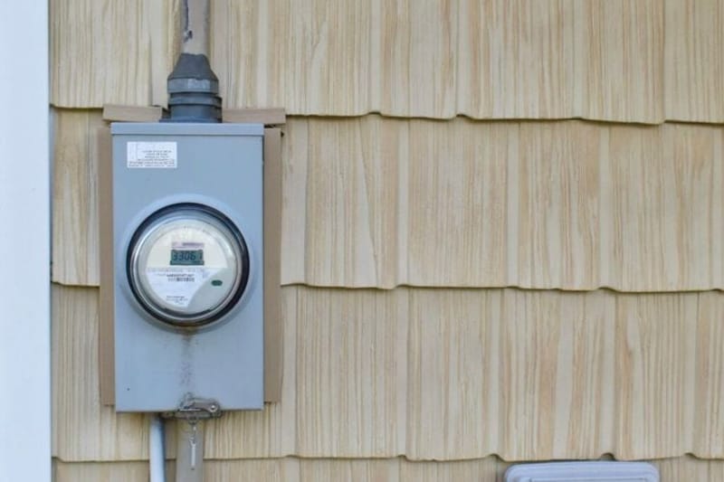 Consumers are unlikely to see any relief in gas and electric bills as utilities proposed more than $18 billion in rate hikes across the country over the first half of the year, according to a newly released report. (Photo by Dave Cummings/New Hampshire Bulletin)