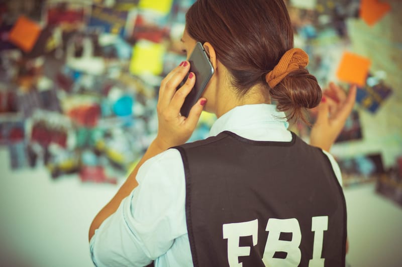 The back of an FBI agent. (Photo: Getty Images/Unsplash)