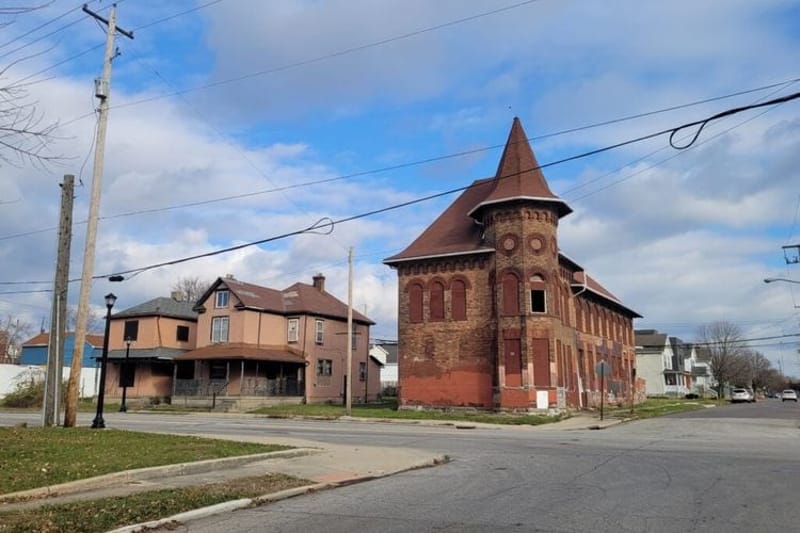 Vacant buildings in Columbus. Proponents of a land-value tax say it would create incentives for owners to develop such properties. (Photo by Marty Schladen, Ohio Capital Journal.)