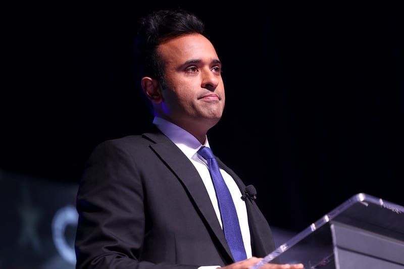 Vivek Ramaswamy speaking with attendees at the Ohio State University tour stop of the "This Is The Turning Point" tour at Mershon Auditorium in Columbus, Ohio, April 21, 2026. (Photo by Gage Skidmore / Flickr)