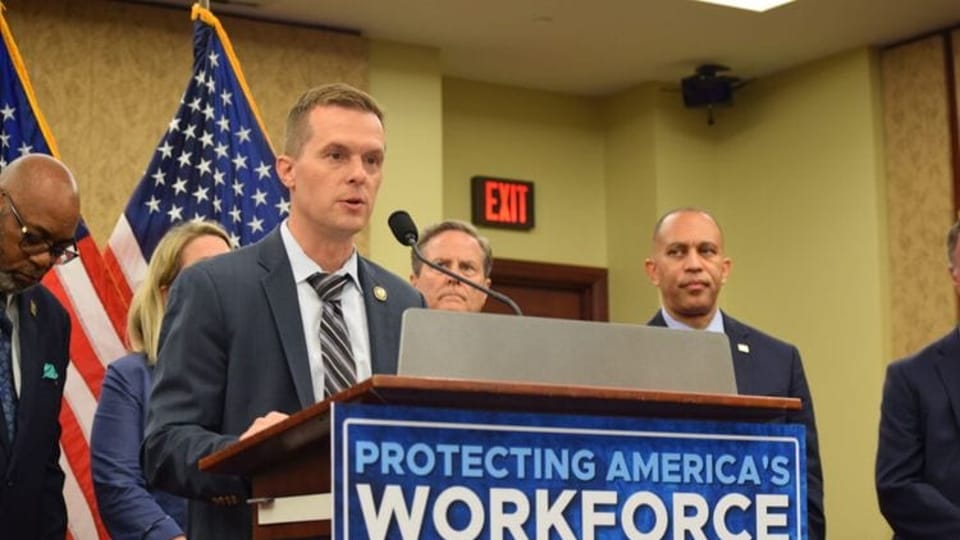 Rare US House bipartisan vote advances bill rejecting Trump federal-worker bargaining ban