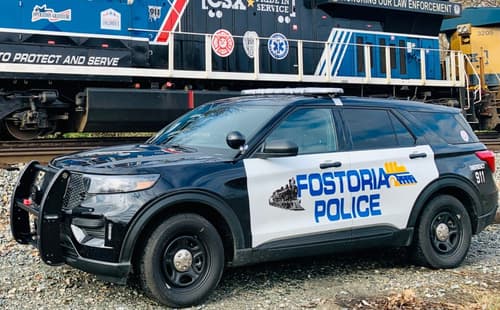 Fostoria man charged after children left in abandoned car