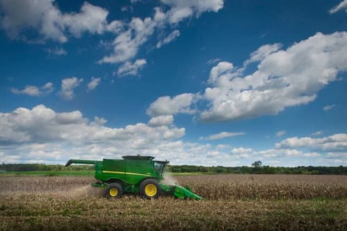 Bipartisan US senators want investigation into farm equipment companies moving jobs to Mexico