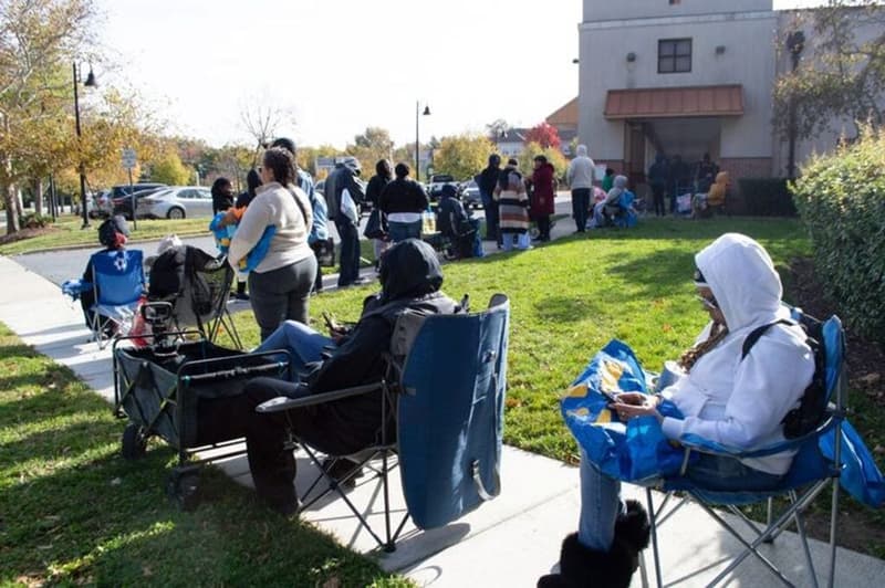 Shutdown double whammy: SNAP food benefits ending and federal workers go unpaid